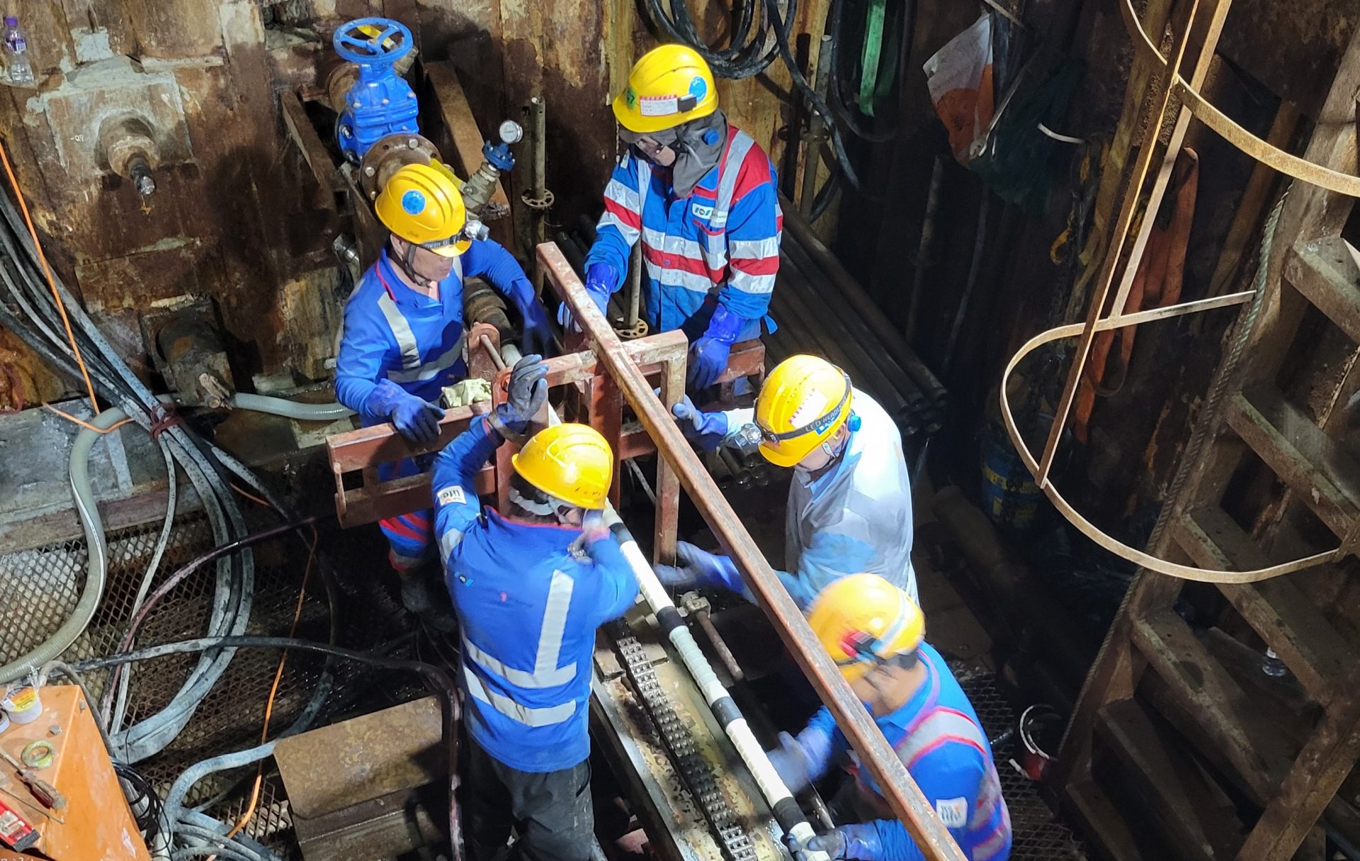 DIRECTIONAL DRILLING UNDER LIVE TRACKS FOR TAM INSTALLATION