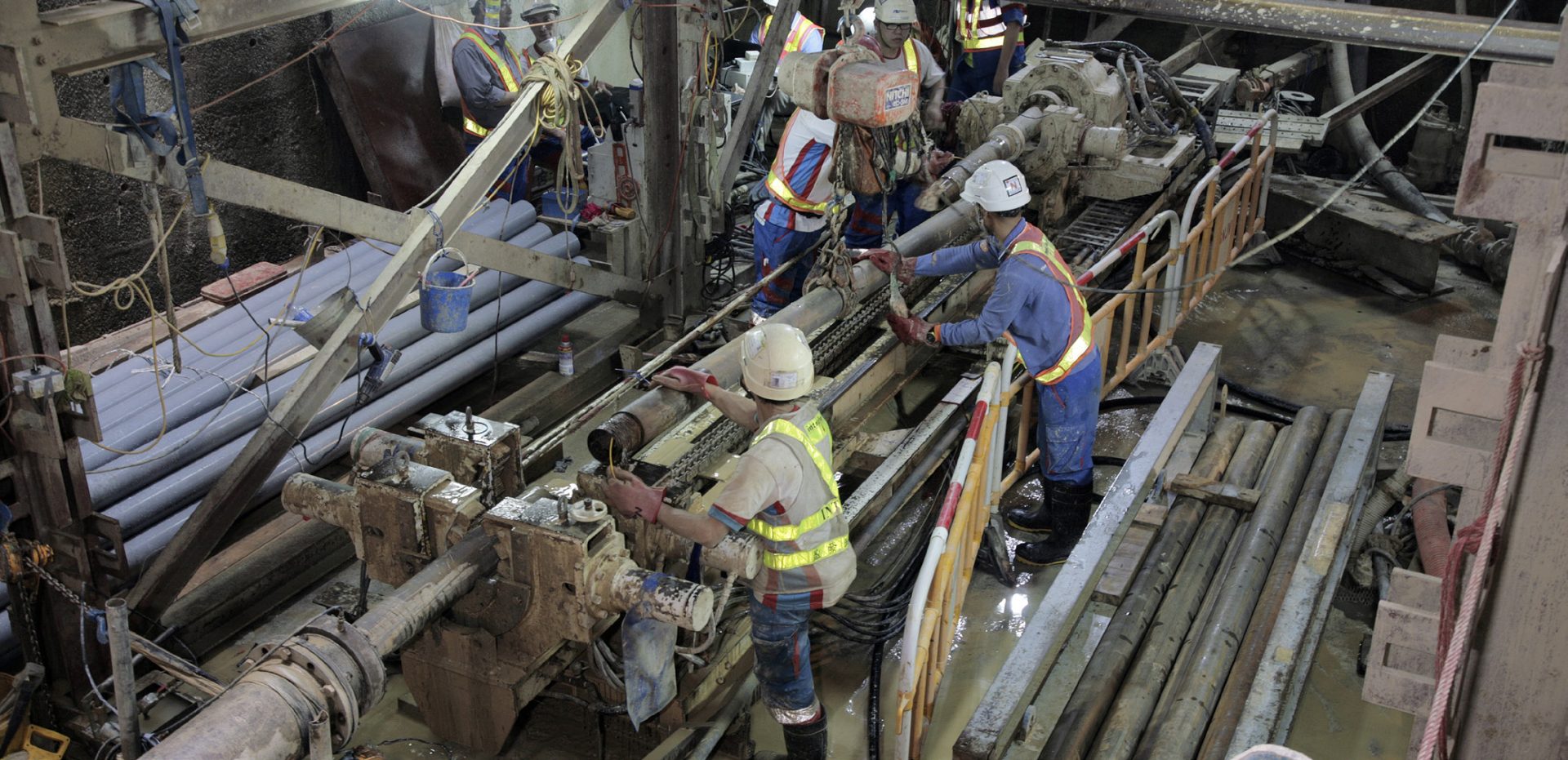 DIRECTIONAL DRILLING FOR GROUND FREEZING PIPES